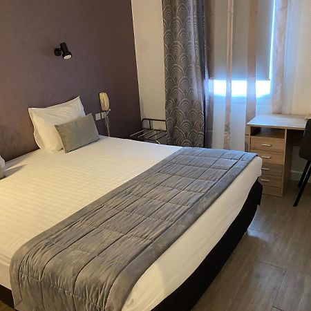 Location Chambres Hotel Joly Dun-le-Palestel ภายนอก รูปภาพ